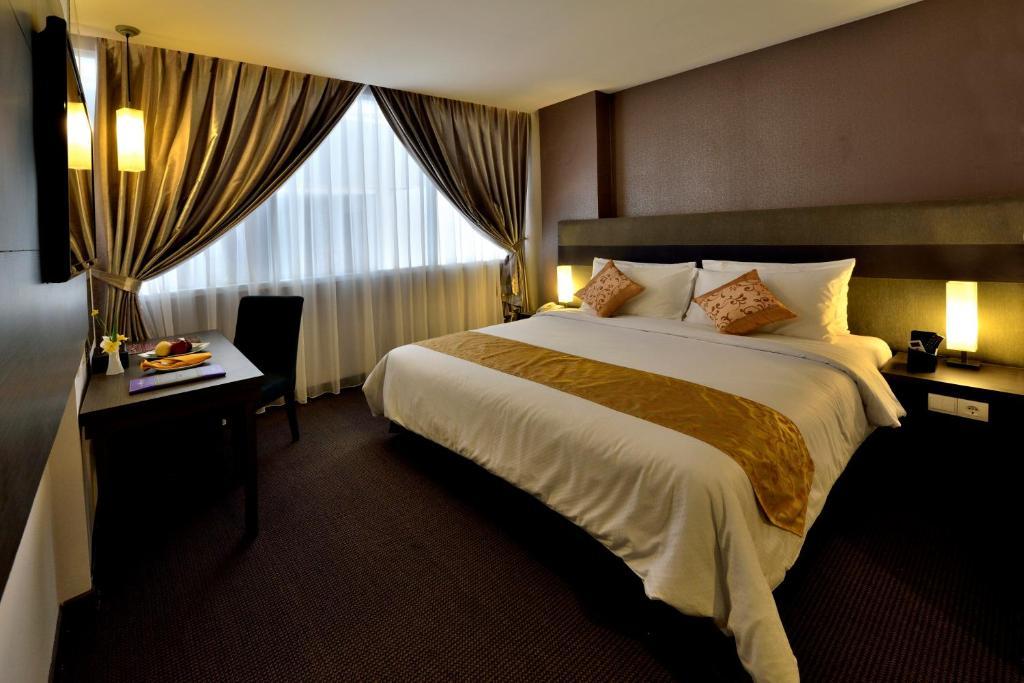 Tjokro Hotel Pekanbaru Exterior foto