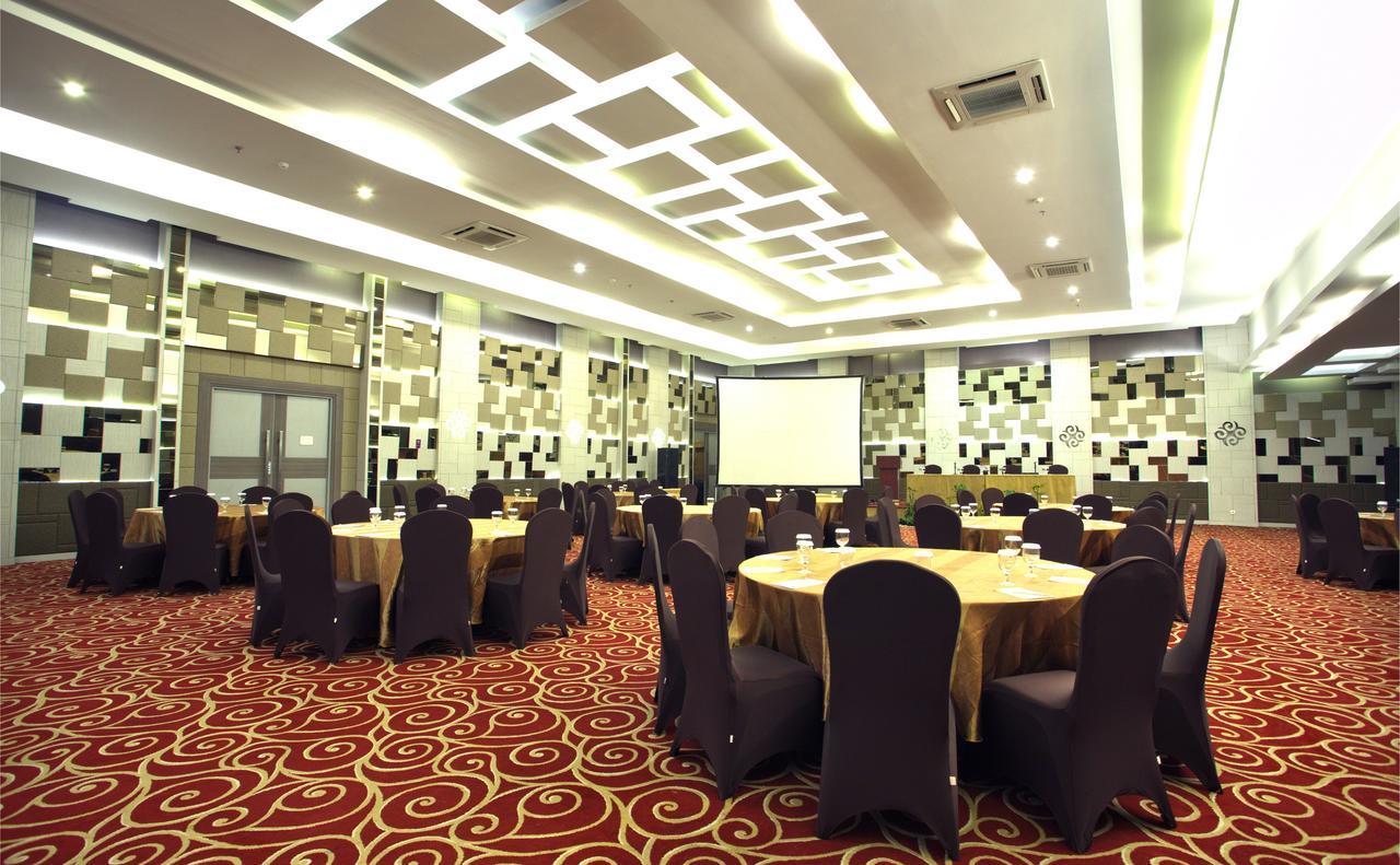 Tjokro Hotel Pekanbaru Exterior foto